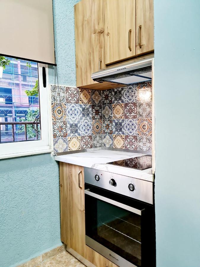 Appartement 2V1 - 21 Dhjetori Am à Tirana Extérieur photo